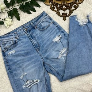 American Eagle Mom Jeans size 8 Short Stretch